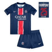 Paris Saint-Germain Hjemmebanetrøje Børn 2024-25 UCL Champions Kort ærmer (+ bukser)